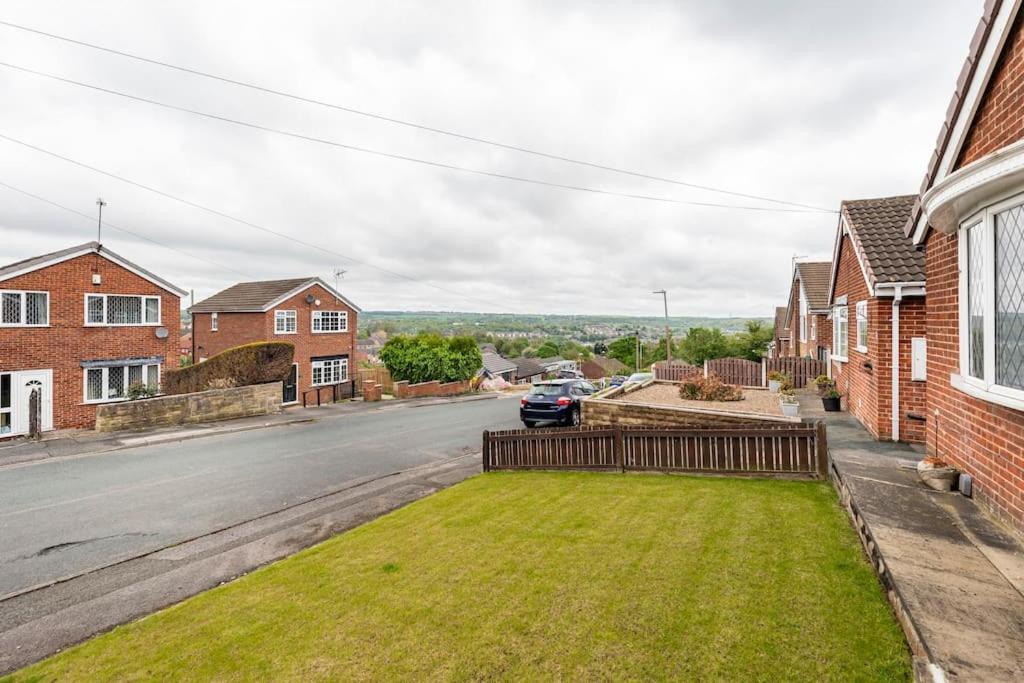 Luxurious Detached Bungalow Batley Kültér fotó