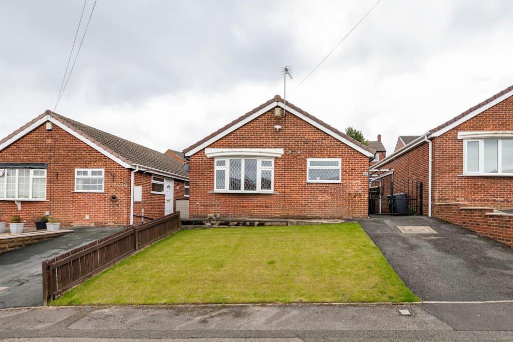 Luxurious Detached Bungalow Batley Kültér fotó